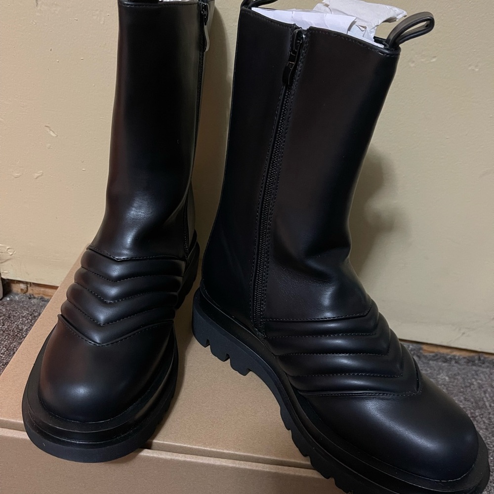 Combat Boots - Picture 2 of 4